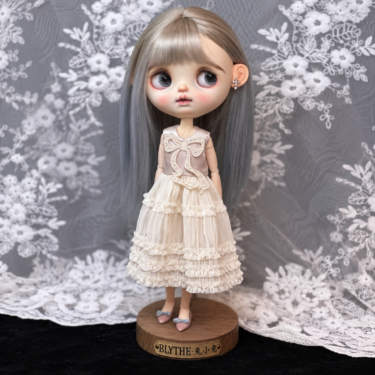 Vintage Lace Doll Dress for Blythe OB22 OB24 Dolls – Romantic Handmade Doll Clothes