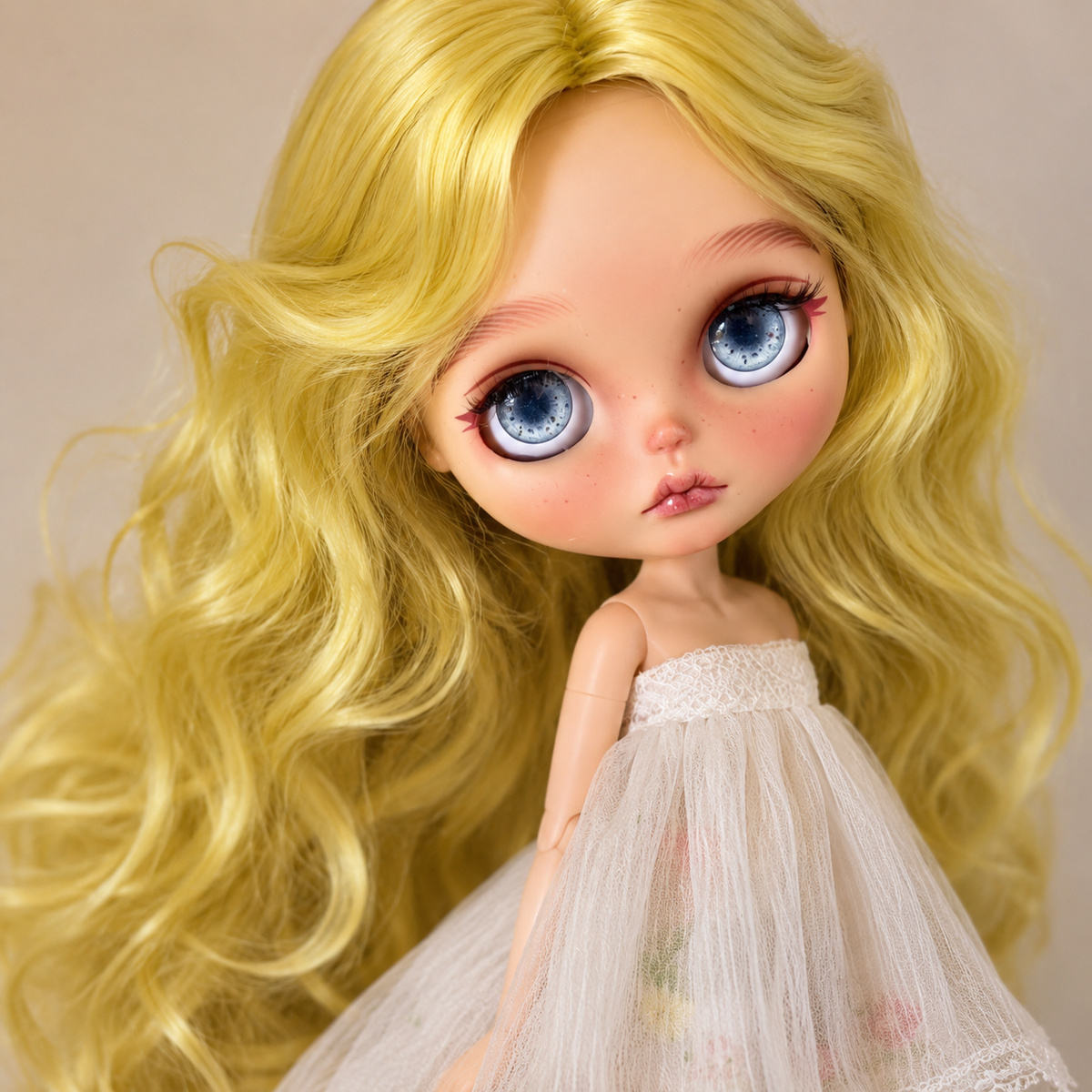 Customized Blythe Doll Full Set – Handmade Doll with Wig, Outfit & 19-Joint Body