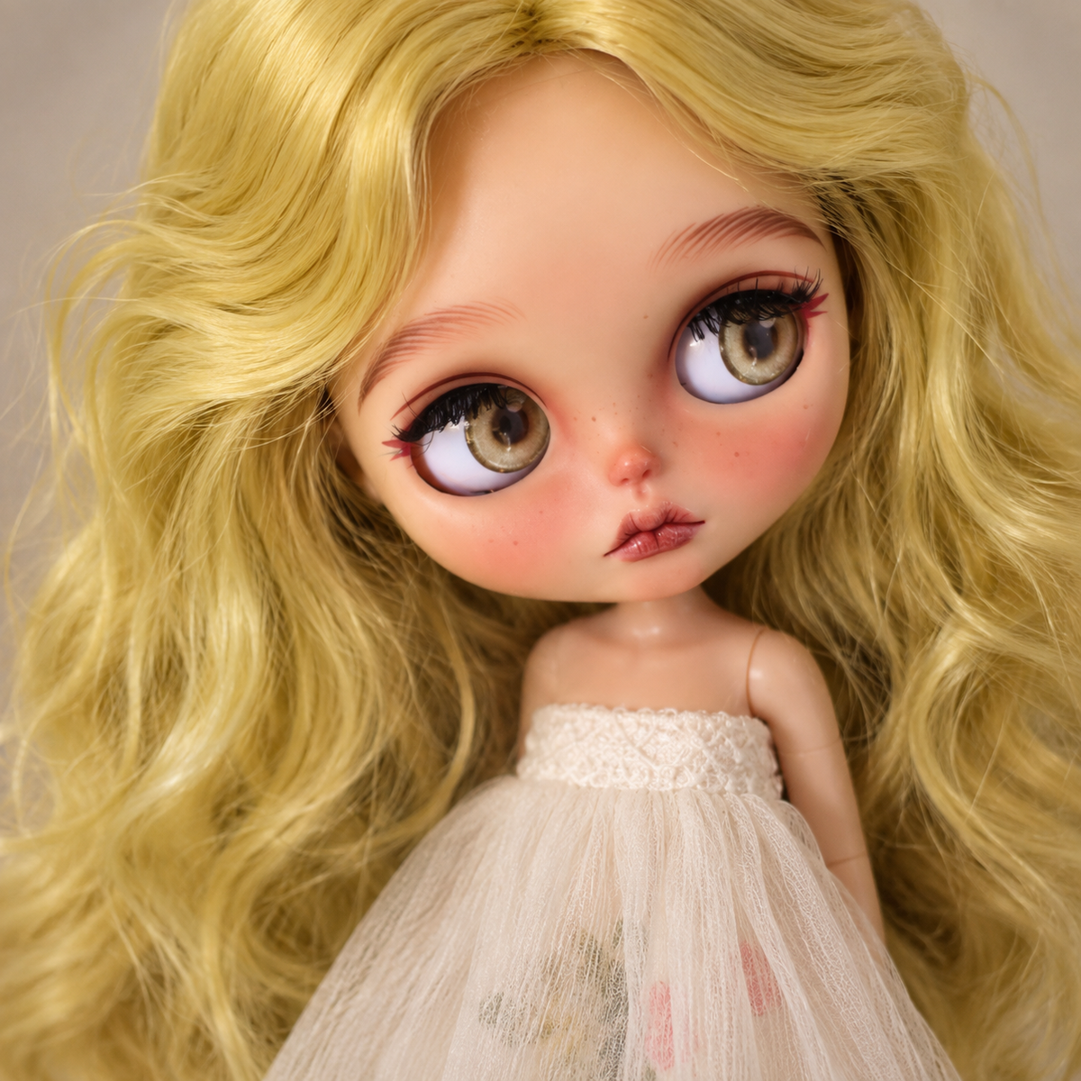 Customized Blythe Doll Full Set – Handmade Doll with Wig, Outfit & 19-Joint Body