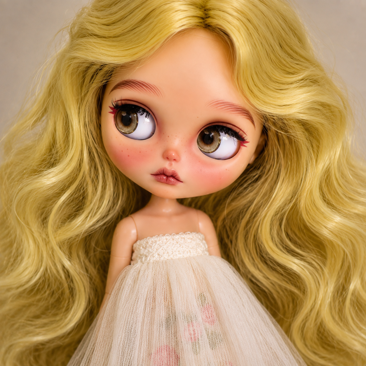 Customized Blythe Doll Full Set – Handmade Doll with Wig, Outfit & 19-Joint Body