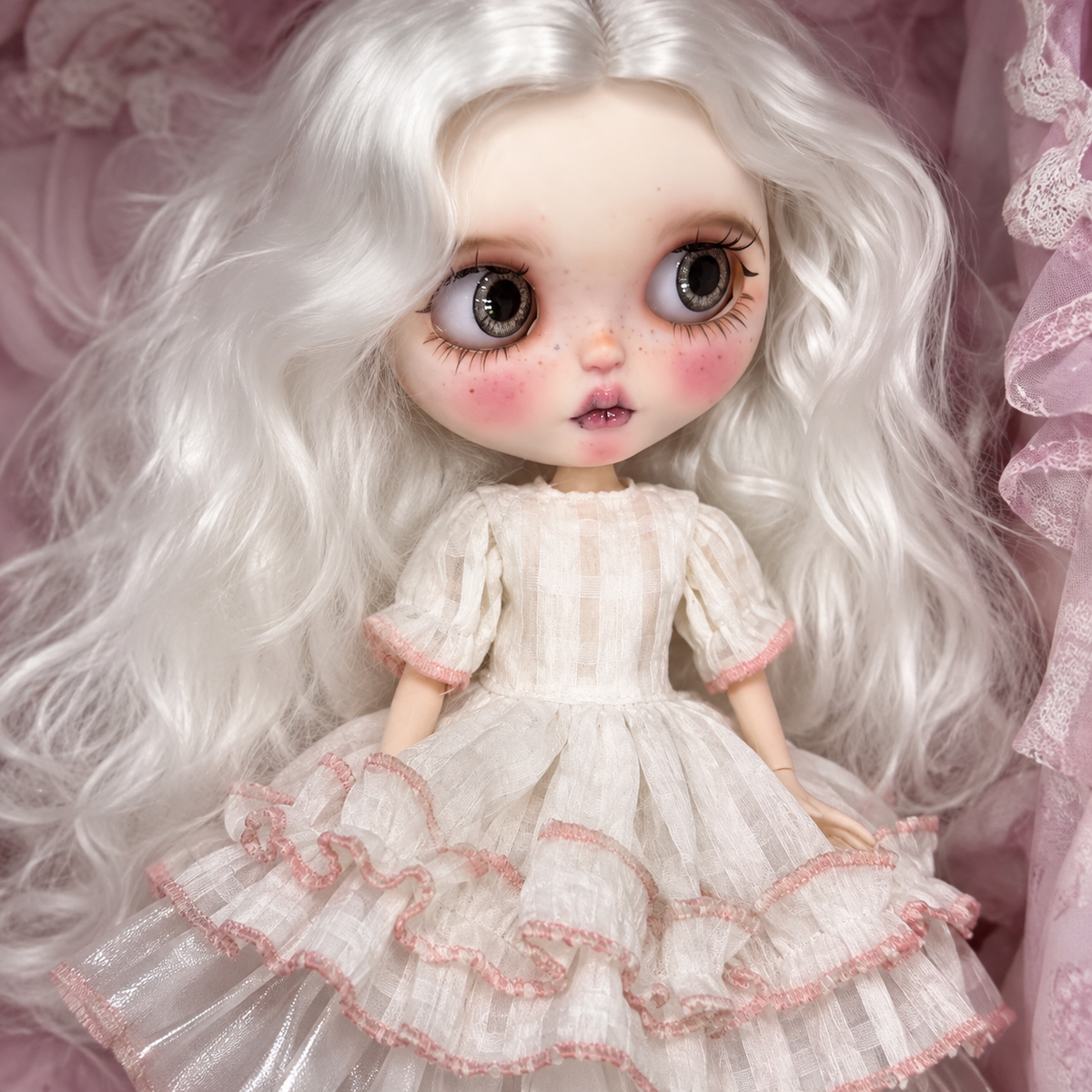 Customized Blythe Doll Full Set – Handmade Doll with Wig, Outfit &19-Joint Body