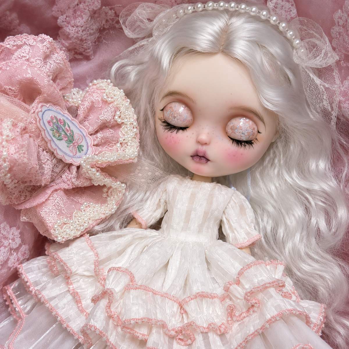 Customized Blythe Doll Full Set – Handmade Doll with Wig, Outfit &19-Joint Body