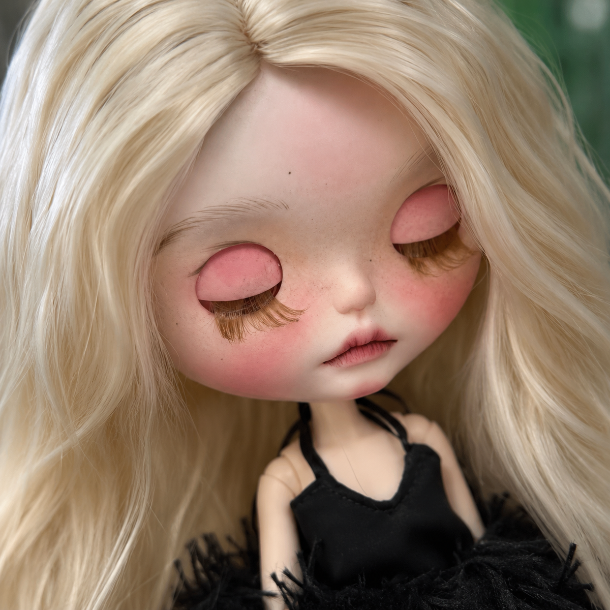 Customized Blythe Doll Full Set – Handmade Doll with Wig, Outfit & 19-Joint Body