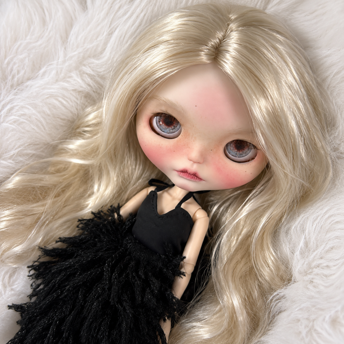 Customized Blythe Doll Full Set – Handmade Doll with Wig, Outfit & 19-Joint Body