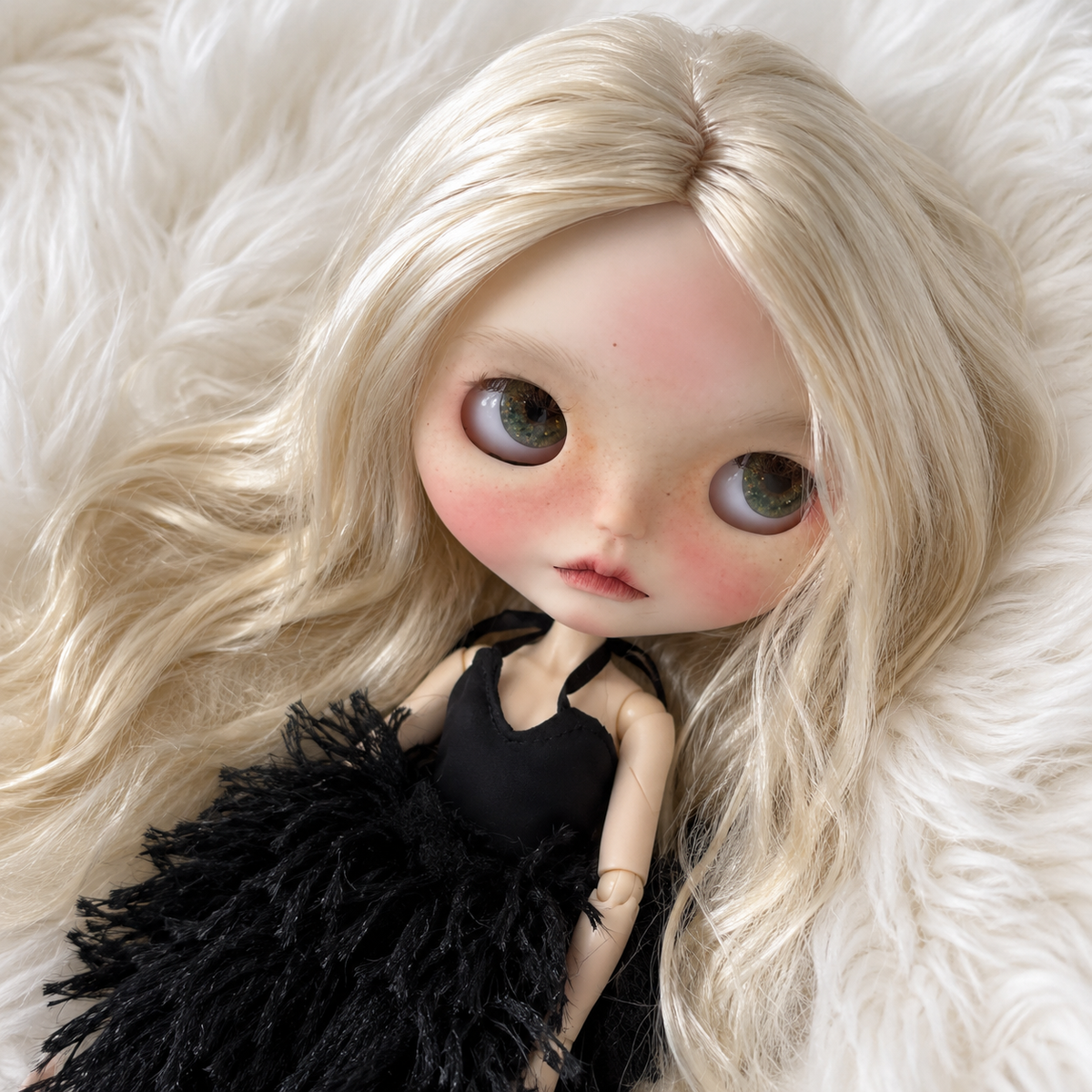 Customized Blythe Doll Full Set – Handmade Doll with Wig, Outfit & 19-Joint Body