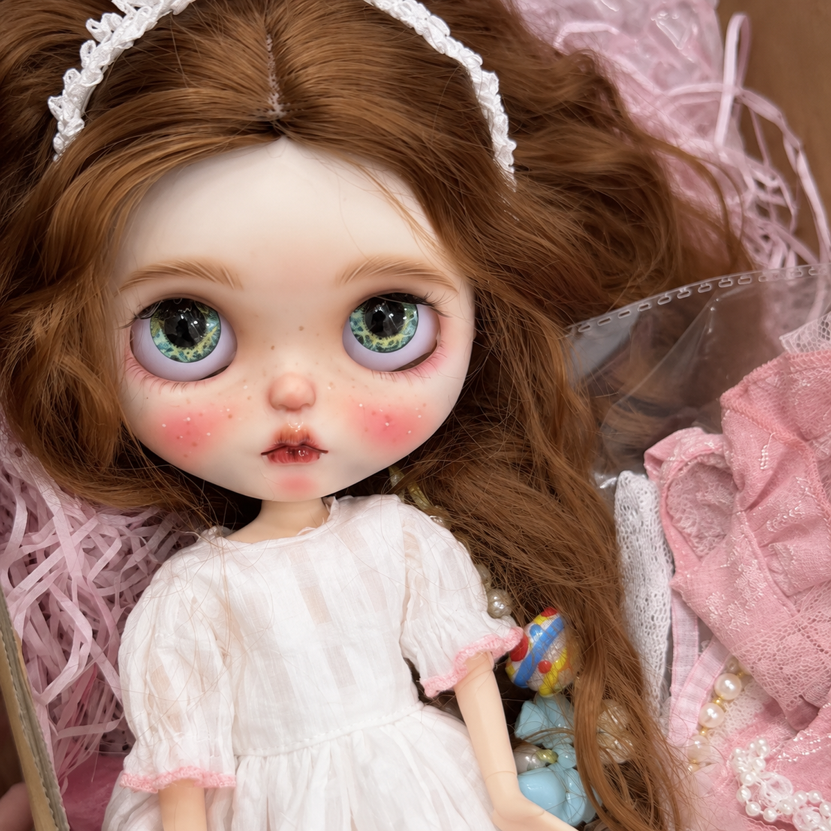 Customized Blythe Doll Full Set – Handmade Doll with Wig, Outfit & 19-Joint Body