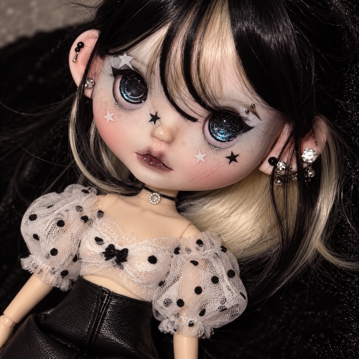 Customized Blythe Doll Full Set – Handmade Doll with Wig, Outfit & 19-Joint Body